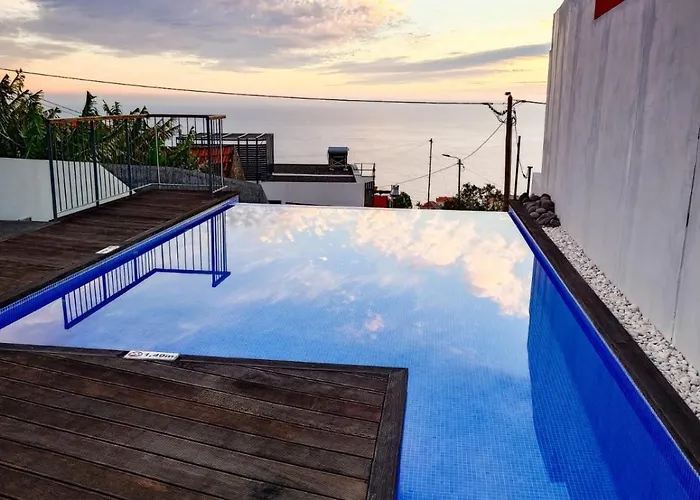 Semesterbostad Casa Andorinhas *