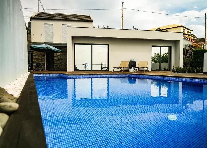 Semesterbostad Casa Andorinhas *