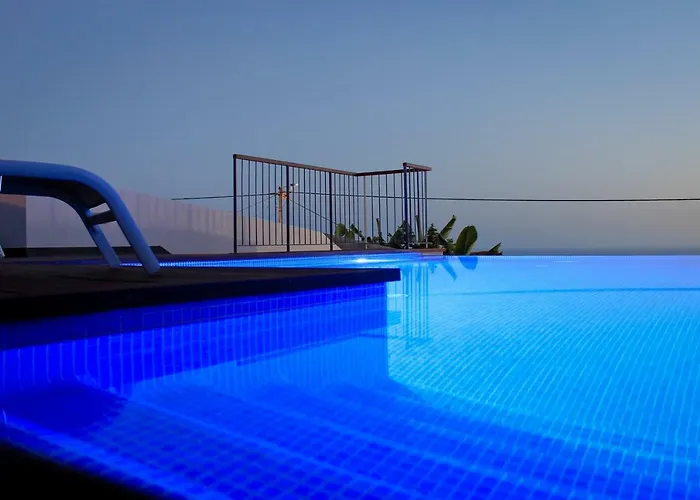 Semesterbostad Casa Andorinhas Estreito Da Calheta